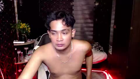 Snapshot of posiedon_cums chatting on 11.17.25 VEeeAsian online show from 11.17.25