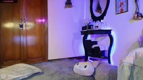 Anna Goth independient model online show from 03.12.25