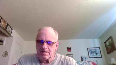 Snapshot of potato_chipz70 chatting on 12.14.25 potato_chipz70 online show from 12.14.25