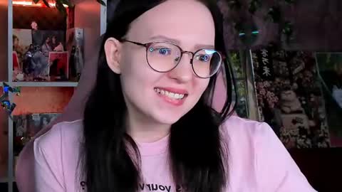 Snapshot of power_robynn chatting on 06.18.26 Robyn online show from 06.18.26