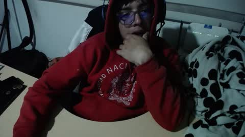 Snapshot of powerfulzeus2 chatting on 09.16.25 powerfulzeus2 online show from 09.16.25