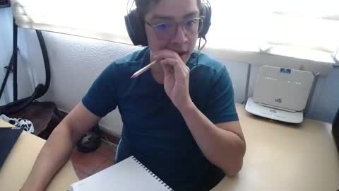 Snapshot of powerfulzeus2 chatting on 09.16.25 powerfulzeus2 online show from 09.16.25