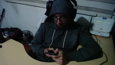 Snapshot of powerfulzeus2 chatting on 09.24.25 powerfulzeus2 online show from 09.24.25