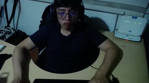 Snapshot of powerfulzeus2 chatting on 09.26.25 powerfulzeus2 online show from 09.26.25