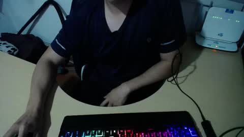 Snapshot of powerfulzeus2 chatting on 10.06.25 powerfulzeus2 online show from 10.06.25