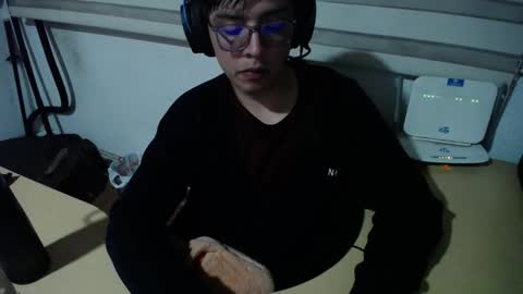 Snapshot of powerfulzeus2 chatting on 10.15.25 powerfulzeus2 online show from 10.15.25