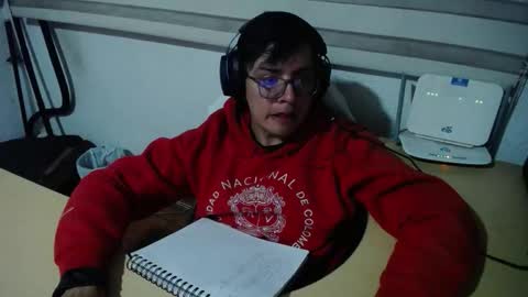 Snapshot of powerfulzeus2 chatting on 10.17.25 powerfulzeus2 online show from 10.17.25