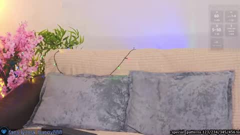 Snapshot of powerrr_ chatting on 02.27.25 Lola online show from 02.27.25