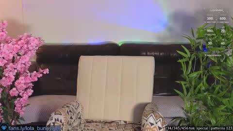 Snapshot of powerrr_ chatting on 10.29.25 Lola online show from 10.29.25