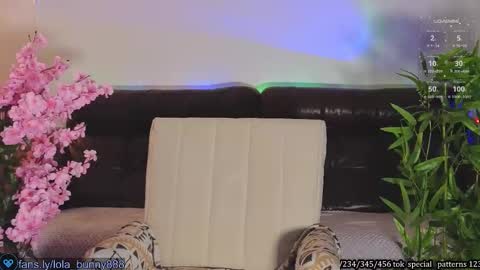 Snapshot of powerrr_ chatting on 12.01.25 Lola online show from 12.01.25