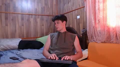 Snapshot of powertwinky chatting on 12.18.24 chris independent  online show from 12.18.24