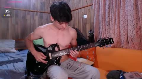 Snapshot of powertwinky chatting on 12.18.24 chris independent  online show from 12.18.24