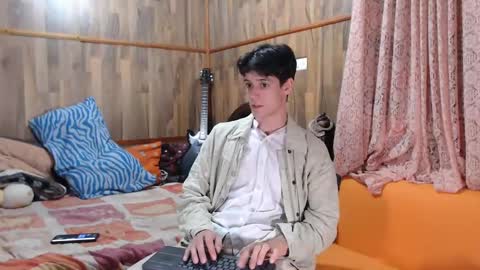 Snapshot of powertwinky chatting on 02.17.25 chris independent  online show from 02.17.25