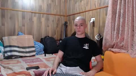 Snapshot of powertwinky chatting on 02.18.25 chris independent  online show from 02.18.25