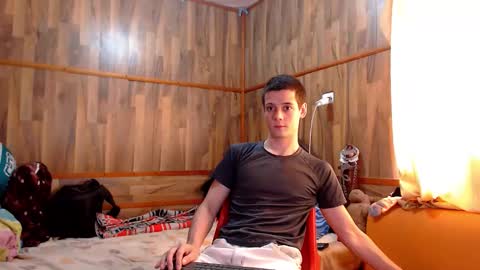 Snapshot of powertwinky chatting on 10.06.25 chris independent  online show from 10.06.25