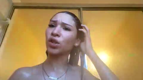 pr3ttynperla online show from 11.14.25
