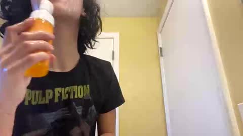 pr3ttynperla online show from 11.18.25