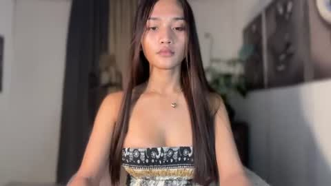 Snapshot of precious_sy chatting on 06.18.26 ur hot and wet precious online show from 06.18.26