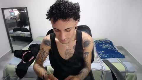 Snapshot of present_the_magic chatting on 01.11.26 Plux online show from 01.11.26