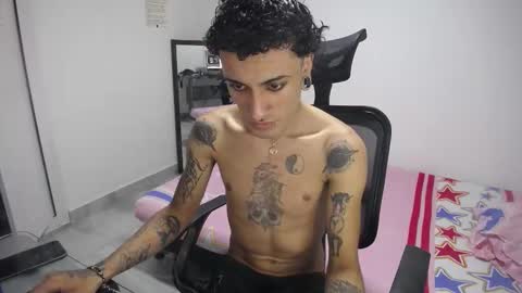 Snapshot of present_the_magic chatting on 01.15.26 Plux online show from 01.15.26