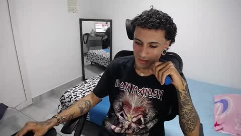 Snapshot of present_the_magic chatting on 01.16.26 Plux online show from 01.16.26