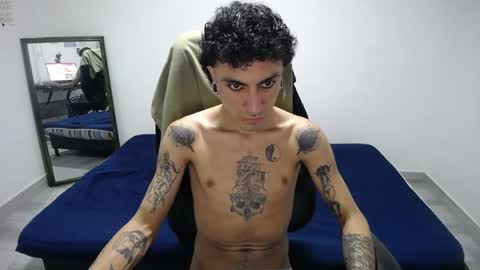 Snapshot of present_the_magic chatting on 03.06.26 Plux online show from 03.06.26