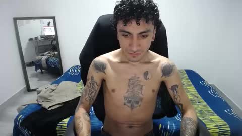 Snapshot of present_the_magic chatting on 03.21.26 Plux online show from 03.21.26