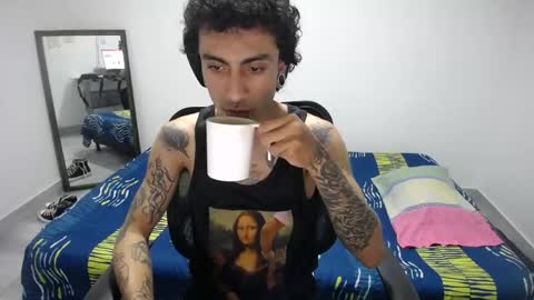 Snapshot of present_the_magic chatting on 03.24.26 Plux online show from 03.24.26