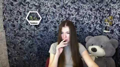 Snapshot of pretty_angell_ chatting on 03.27.26 anna online show from 03.27.26