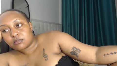 Snapshot of pretty_annah chatting on 05.25.26 Annah online show from 05.25.26