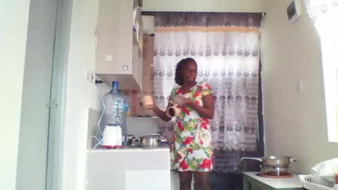 Snapshot of pretty_beib chatting on 09.18.25 Karol online show from 09.18.25