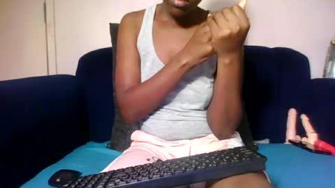 Snapshot of pretty_ebony23 chatting on 06.19.26 chocolatebby90 online show from 06.19.26