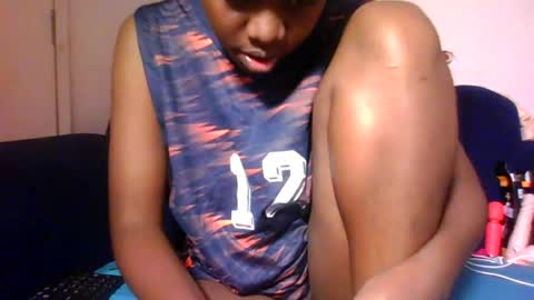 Snapshot of pretty_ebony23 chatting on 07.06.26 chocolatebby90 online show from 07.06.26