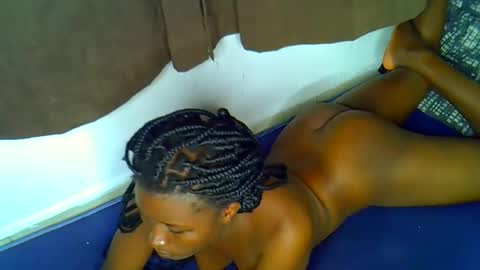 Snapshot of pretty_ebony_dolls chatting on 11.03.25 riri online show from 11.03.25