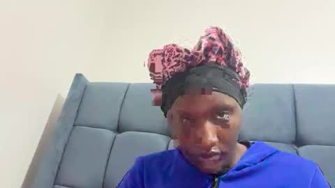 Snapshot of pretty_ellsie chatting on 09.25.25 independent model online show from 09.25.25