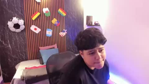 pretty_honey22 online show from 06.19.26