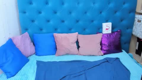 pretty_malika online show from 10.10.25