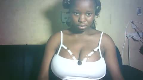 pretty_milan online show from 02.06.26