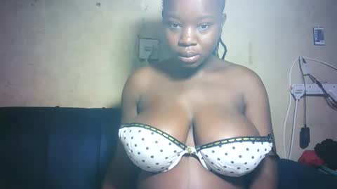 pretty_milan online show from 02.20.26