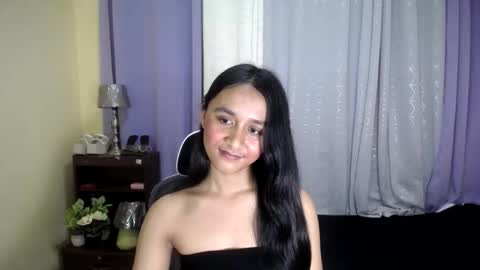 Snapshot of pretty_morenaxx chatting on 03.05.25 Marimar online show from 03.05.25