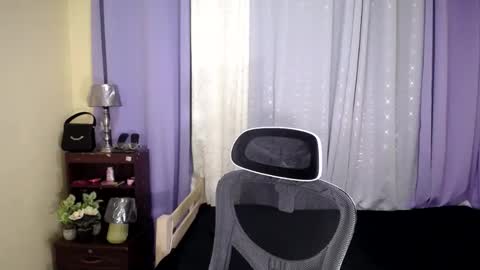 Snapshot of pretty_morenaxx chatting on 03.07.25 Marimar online show from 03.07.25