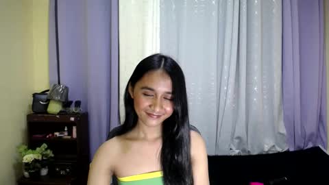 Snapshot of pretty_morenaxx chatting on 03.09.25 Marimar online show from 03.09.25