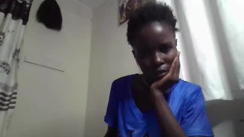 Snapshot of pretty_petite_ebony chatting on 10.27.25 pretty_petite_ebony online show from 10.27.25