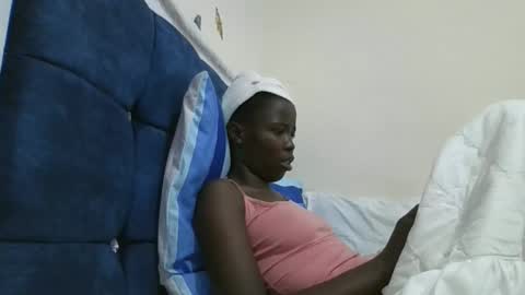 pretty_petite_ebony online show from 12.23.25