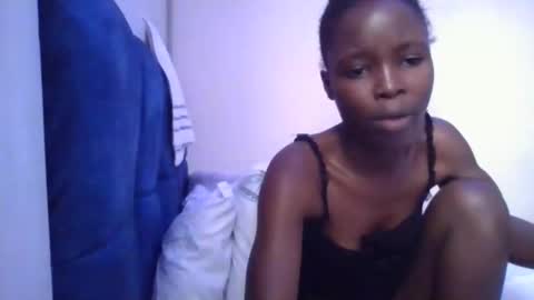 pretty_petite_ebony online show from 04.26.26