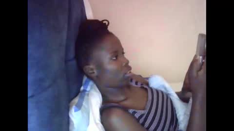 pretty_petite_ebony online show from 04.28.26