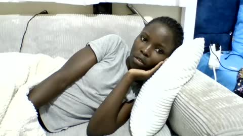 Snapshot of pretty_petite_ebony chatting on 07.01.26 pretty_petite_ebony online show from 07.01.26