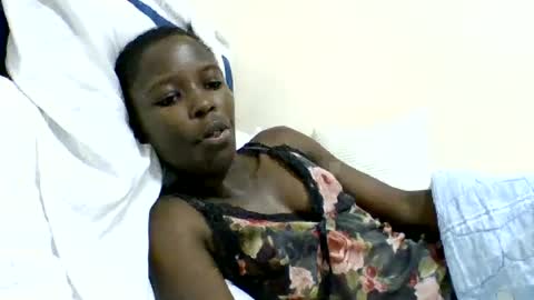 Snapshot of pretty_petite_ebony chatting on 07.05.26 pretty_petite_ebony online show from 07.05.26