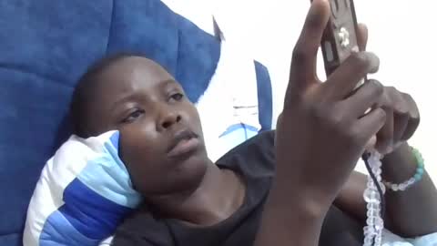 Snapshot of pretty_petite_ebony chatting on 07.12.26 pretty_petite_ebony online show from 07.12.26