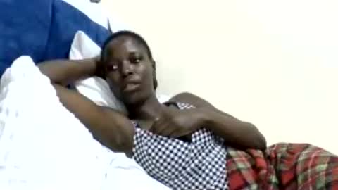 Snapshot of pretty_petite_ebony chatting on 07.15.26 pretty_petite_ebony online show from 07.15.26